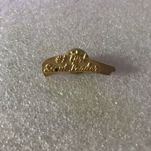 Gold-tone 'Girl Scout Leader' Pin